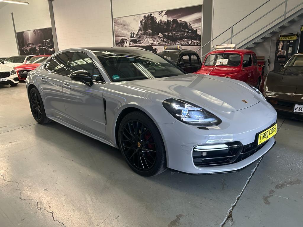 PORSCHE - Panamera