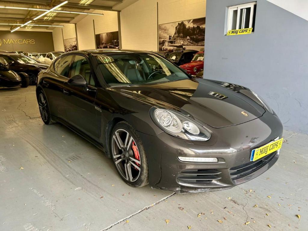 PORSCHE - Panamera